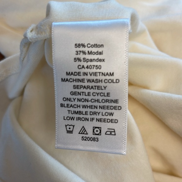 ☃️Isaac Mizrshi oversized 3/4 sleeves soft cream top - Picture 10 of 11